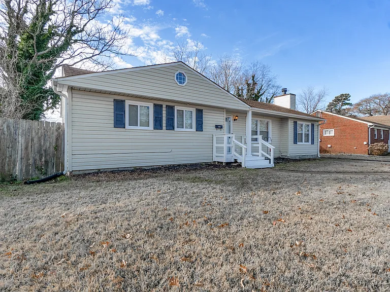 2249 Corbett Ave — Photo 36