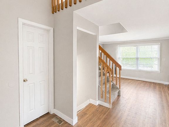 3rd image of 11609 River Run Cir
