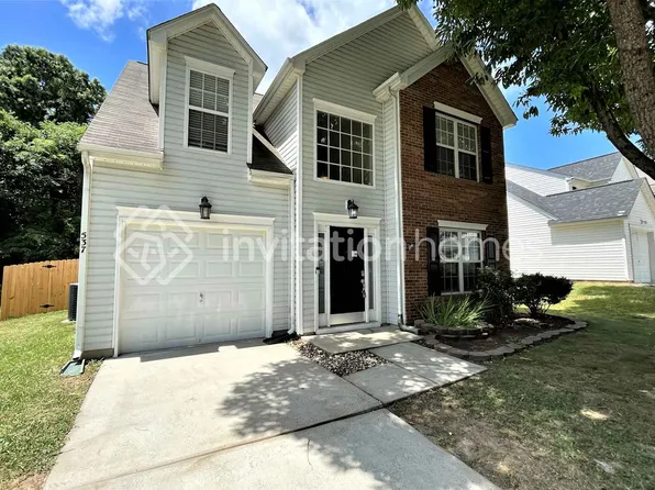537 Moss Stream Ln, Charlotte, NC 28214