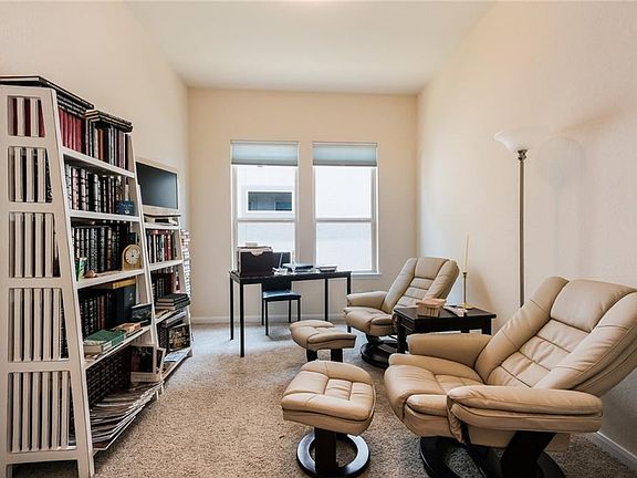 4th image of 108 Escondido