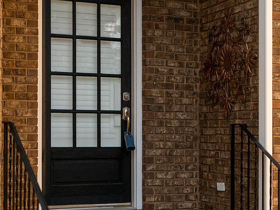3rd image of 1171 Norfolk Green Cir #3