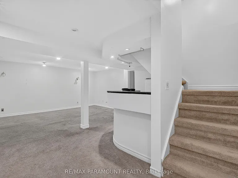 47 Cloverdale Dr — Photo 28