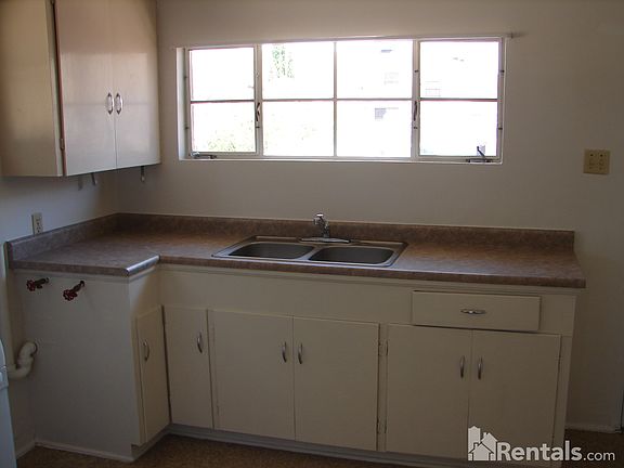 5th image of 9125 Eclipse St #B