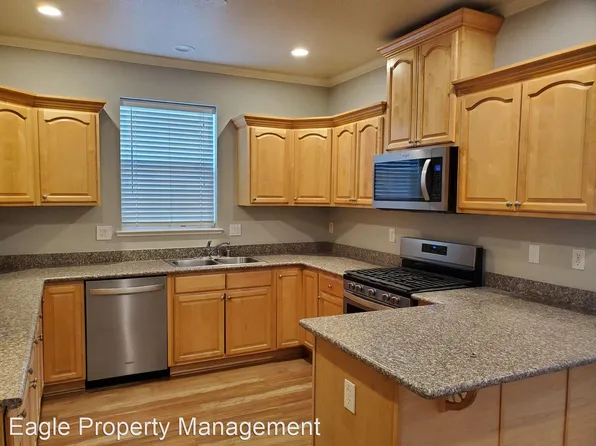 3232 San Diego Way, Sacramento, CA 95820