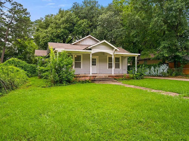 109 Claiborne St — Photo 3