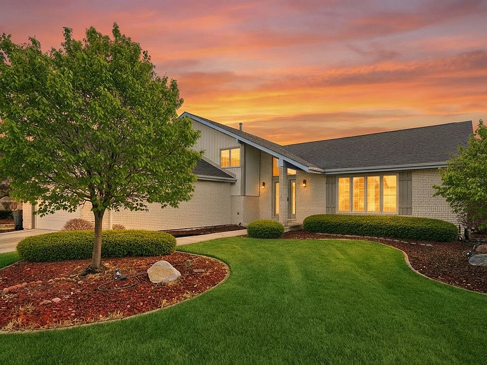 1st image of 22931 Ridgeway Ave