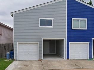 811 Knights Bridge Ln #A, Webster, TX 77598