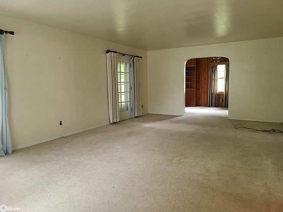 5th image of 315 S 9th St