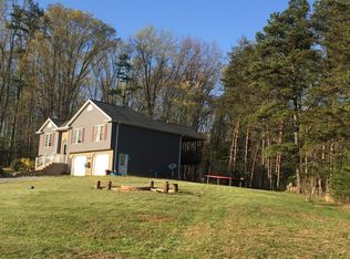 1122 Saunders Rd, Vinton, VA 24179