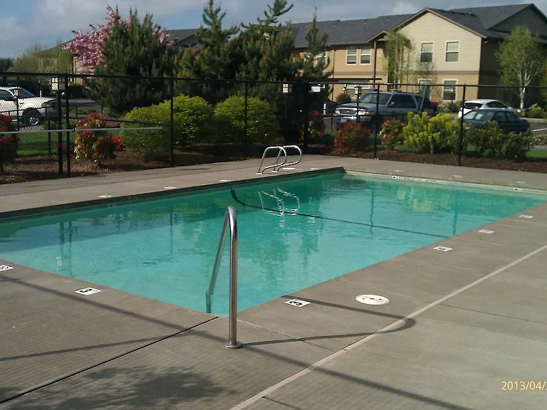 195-Santiam Village Apartments — Photo 47