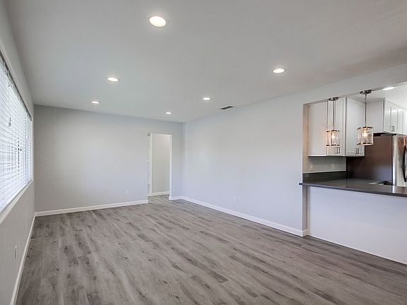 3rd image of 3724 Aragon Dr
