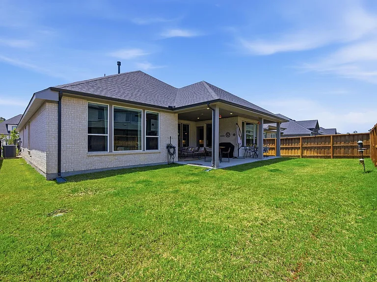 28065 Willow Glen Dr — Photo 40