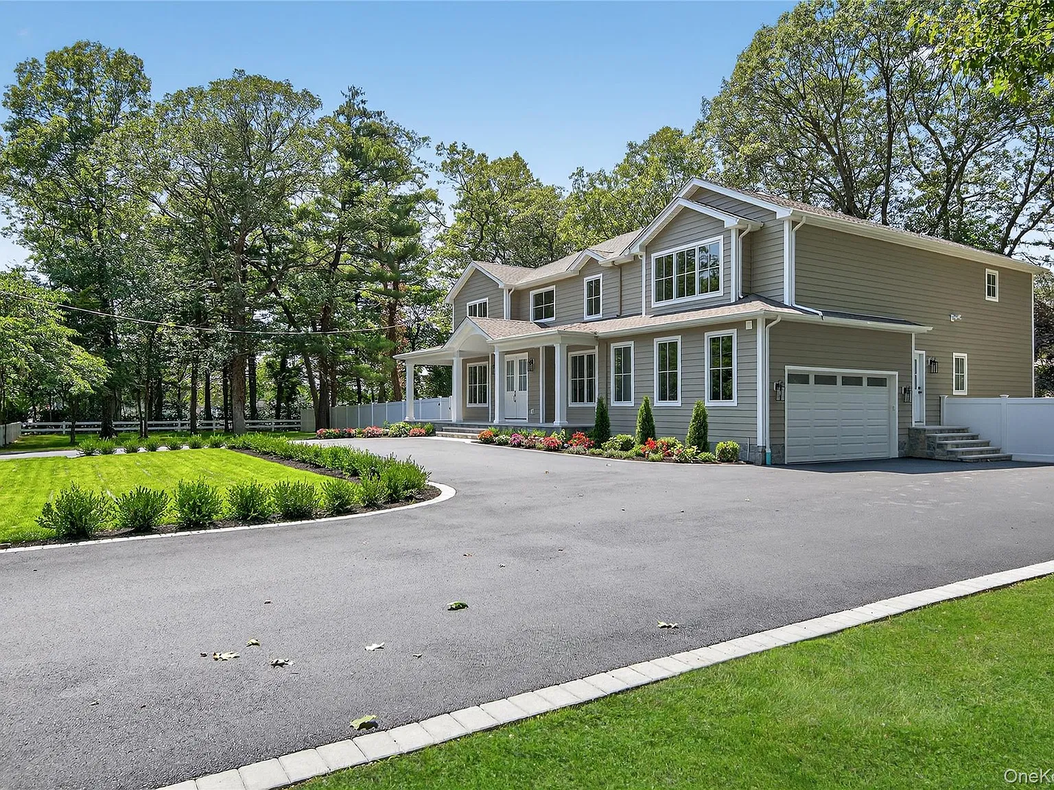 5 bed, 5.5 bath, 4900 sqft, $8,900 — Photo 2