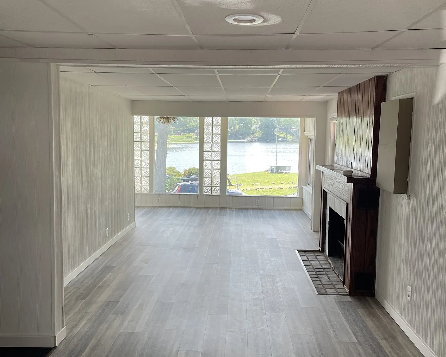 1 bed, 950 sqft, $1,550 — Photo 4