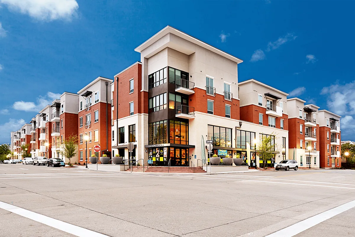 LIV+ Arlington — Photo 4