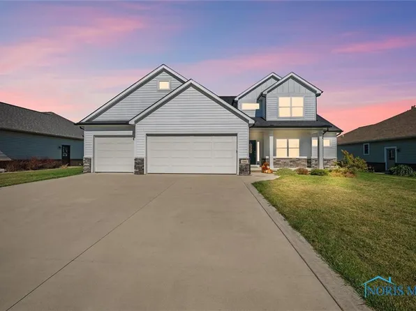 5243 Eagles Landing Dr, Oregon, OH 43616