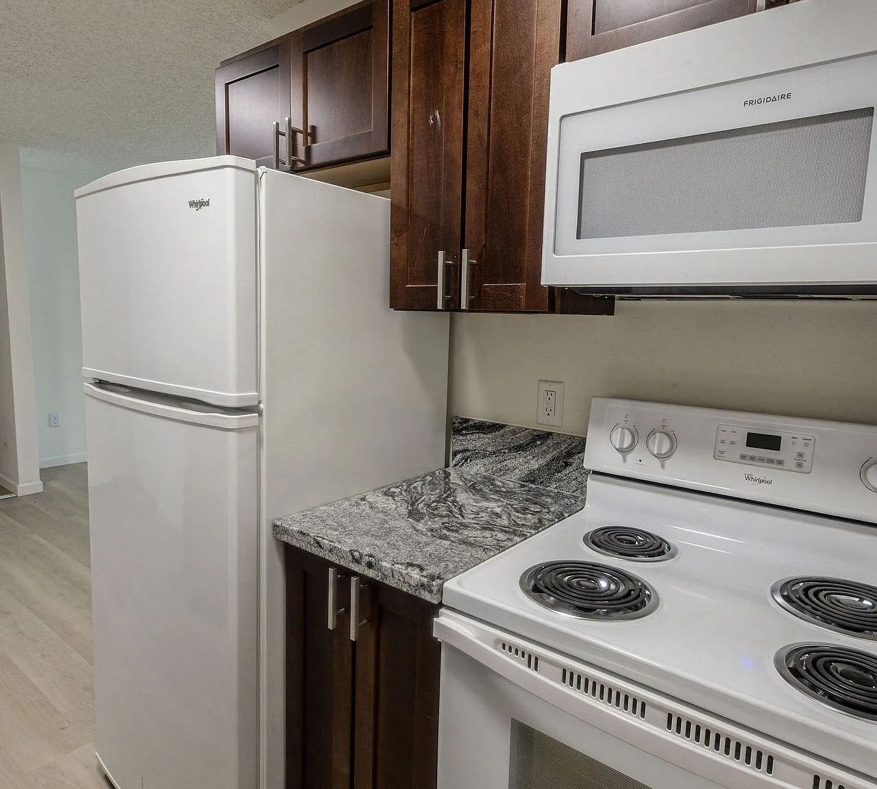 Pointe Apartments — Photo 1
