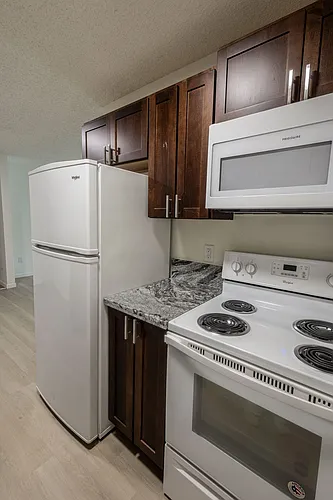 Pointe Apartments Photo 1