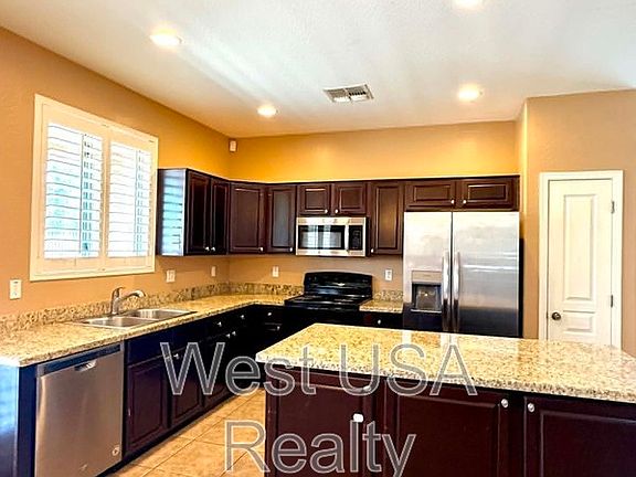 4th image of 8821 S 40th Dr