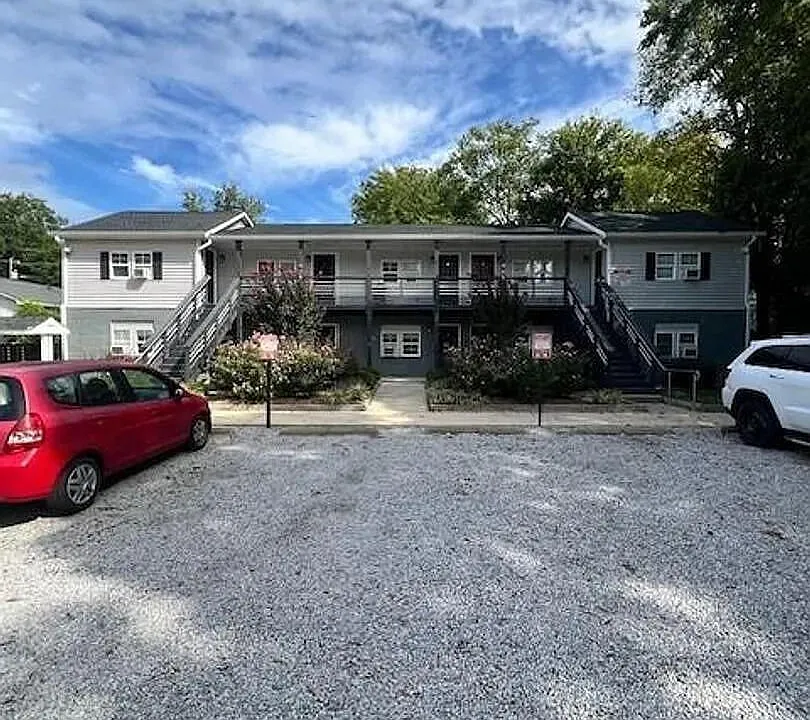 909 E Davie St #4