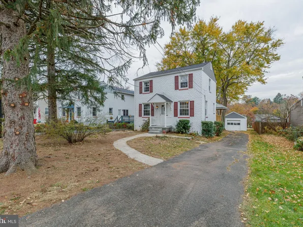 110 Hollywood Ave, Eagleville, PA 19403