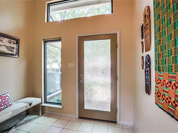 4th image of 2216 Covinton Ln