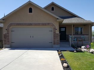 1013 W Park Springs Cir, Pleasant View, UT 84414