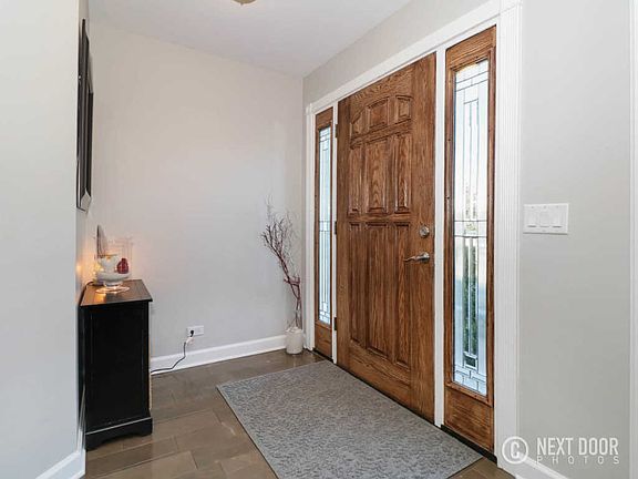 3rd image of 2313 Woodside Dr
