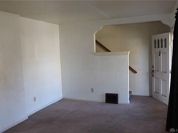 4th image of 2232 Oneida Dr