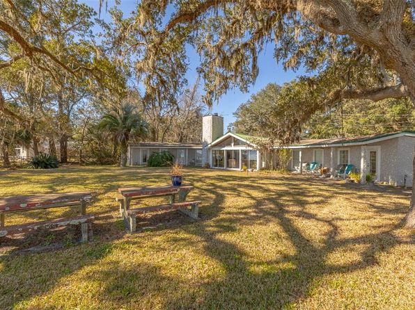 159 Crooked River Dr, Woodbine, GA 31569