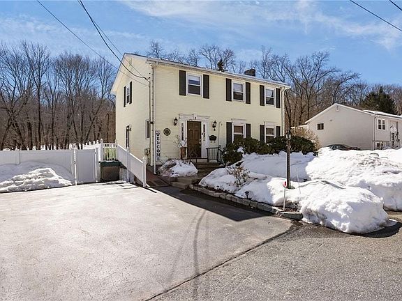 2nd image of 2 Marian Ln