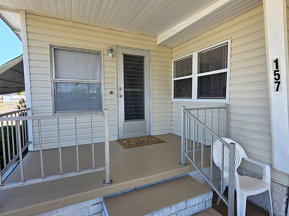 4th image of 2505 E Bay Dr