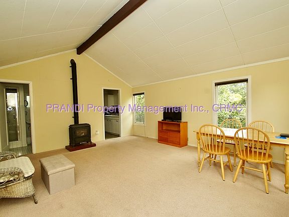 3rd image of 3 E Laverne Ave