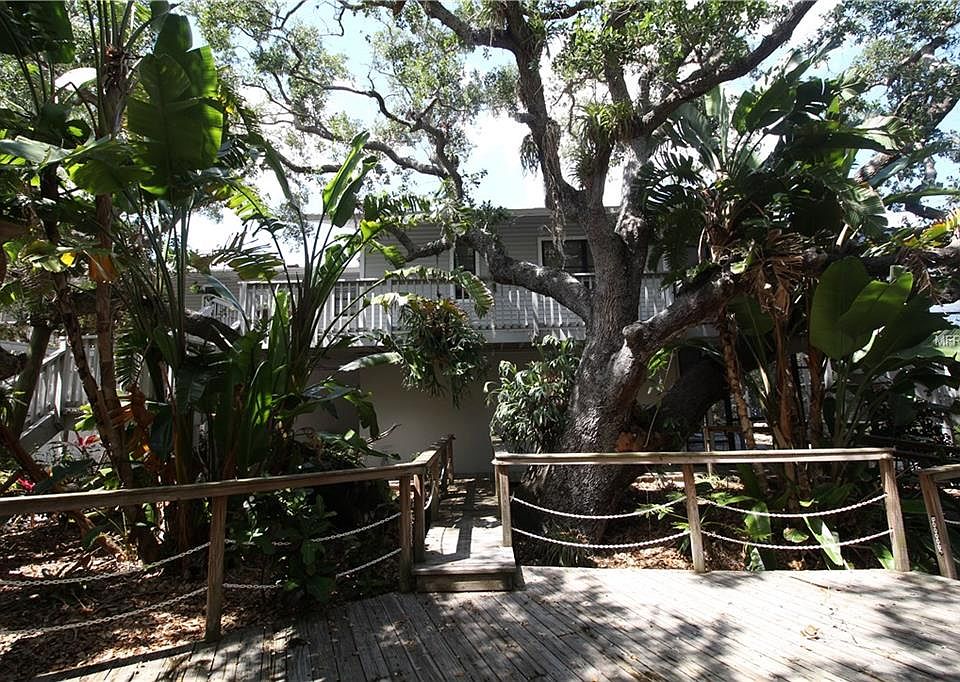 2nd image of 6855 Manasota Key Rd