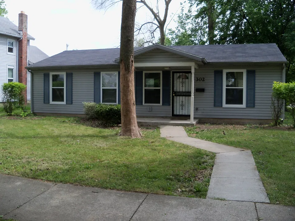 302 E Branning Ave