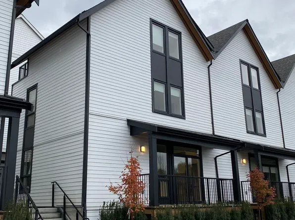 1306 Laval Sq, Coquitlam, BC V3K 2C8