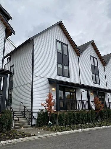 1306 Laval Sq Photo 1