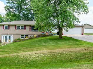 7900 Wieneke Cir, Cedar Rapids, IA 52404