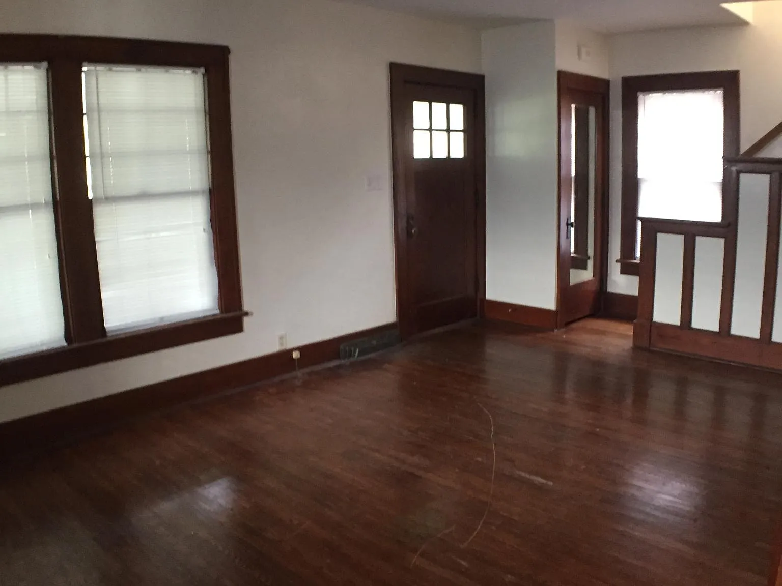 4 bed, 2010 sqft, $2,948 — Photo 2