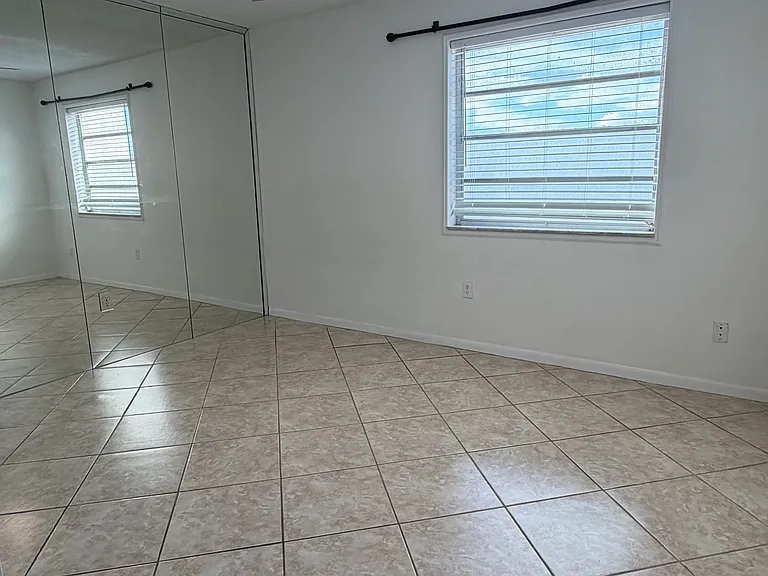 3181 SW 13th St #409 — Photo 31