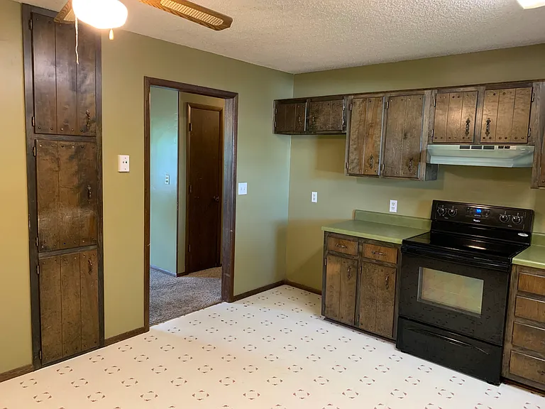 223 S Meadowview Ave — Photo 11