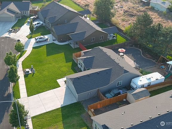 5th image of 3600 W Everett Pl