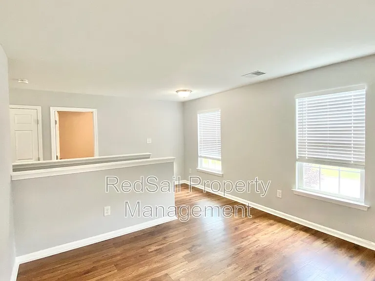 642 Kelso Dr — Photo 15