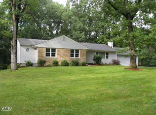 5 Maplecrest Dr, Danbury, CT 06811