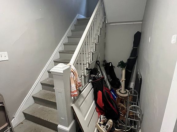 4th image of 2343 Stratford Ave