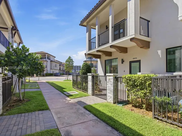 4426 NW 83rd Pkwy, Doral, FL 33166