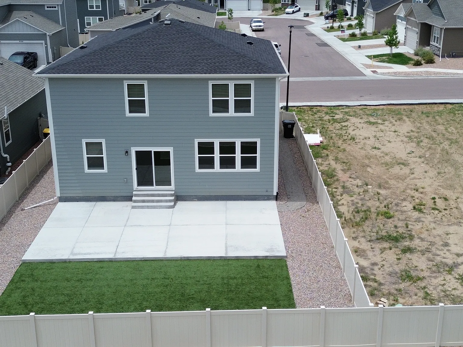 3 bed, 2.5 bath, 2451 sqft, $2,750 — Photo 3