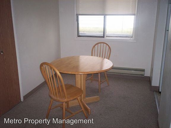 3rd image of 1929 Burnstead Dr APT 12