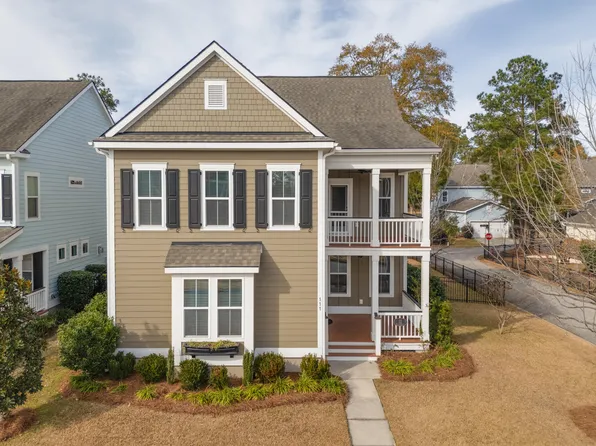 111 Hemlock St, Summerville, SC 29483