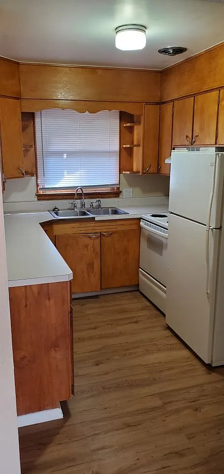 2 bed, 1.0 bath, $1,095 — Photo 4